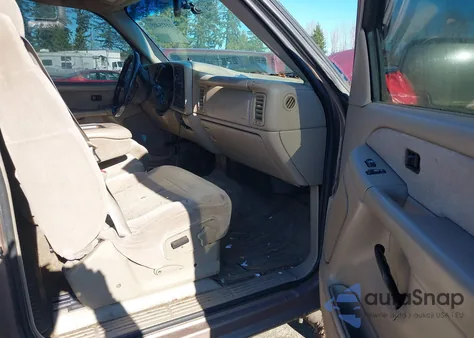 2002 Chevrolet Silverado 1500 Ls z USA, uszkodzony, nr VIN 1GCEK19T22Z323841